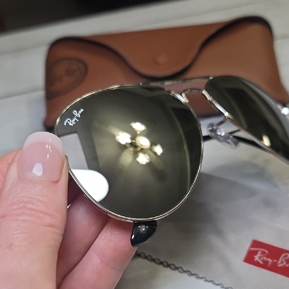 Ray-Ban Silver Aviator Sunglasses - Picture 3 of 8